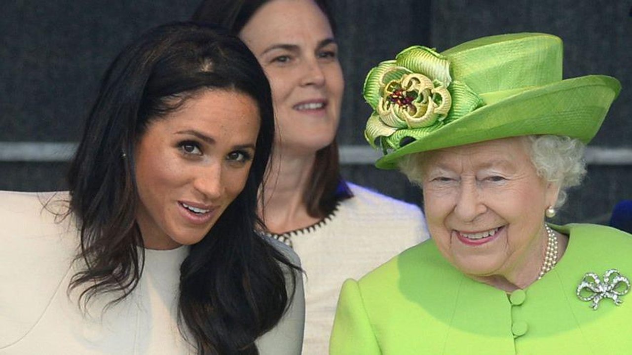 GALA VIDÉO - Le premier faux-pas de Meghan Markle face à la reine Elizabeth ? Ça ne se fait pas du tout…