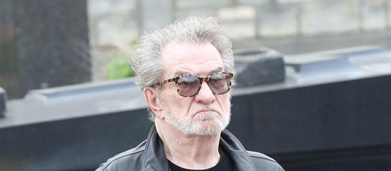 GALA VIDEO - Eddy Mitchell : Pourquoi il en veut à Johnny Hallyday