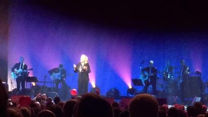 Sylvie Vartan chante Sang pour sang au Grand Rex