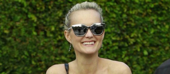 GALA VIDÉO - Loin des tourments du procès, Laeticia Hallyday fashion victim à Los Angeles