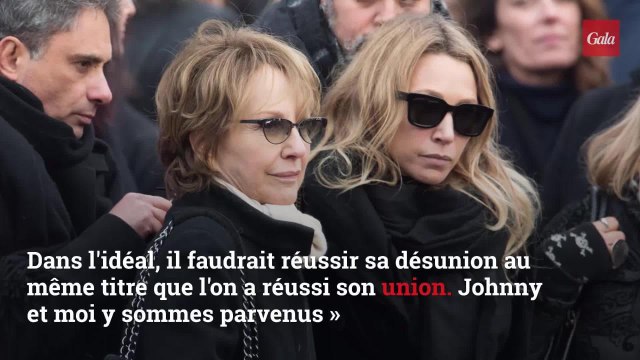 GALA VIDEO- Pourquoi Natha­lie Baye et Johnny Hally­day ont conti­nué à partir ensemble en vacances