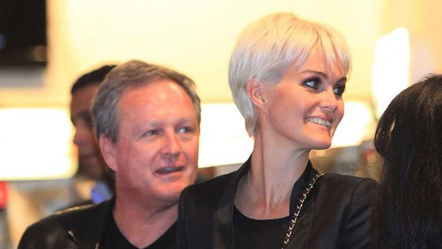 GALA VIDÉO - Hospitalisé après un infarctus, le père de Laeticia Hallyday accuse la « violence » dans l’affaire de l’héritage