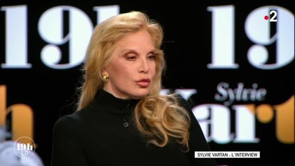 GALA VIDEO – Pourquoi Sylvie Vartan n'a pas voulu assister à l'inhumation de Johnny Hallyday à Saint-Barth