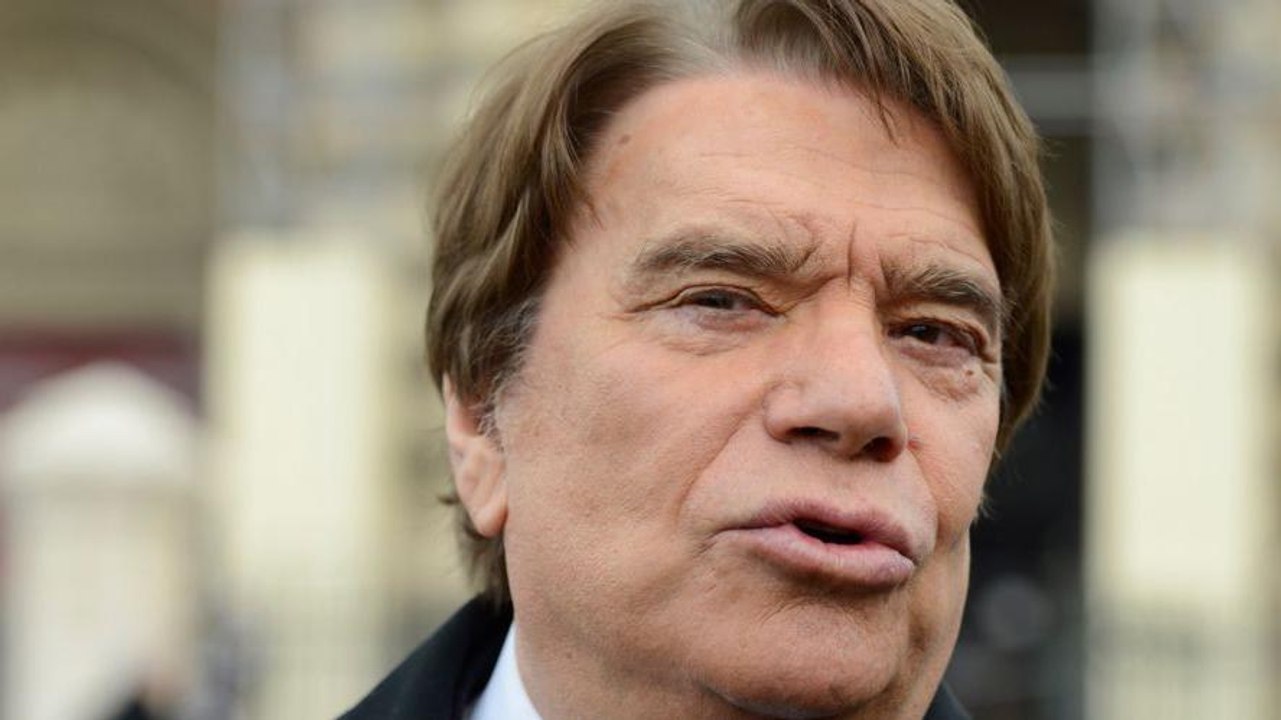 GALA VIDÉO - Bernard Tapie s’ins­pire de Johnny Hally­day dans son combat contre le cancer : décou­vrez comment