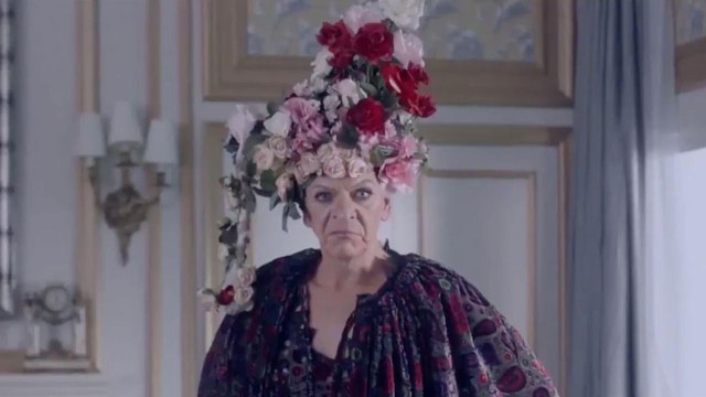 GALA VIDEO - Un humoriste québécois parodie la vidéo de Céline Dion pour Vogue