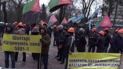 Ukrayna'da maden işçileri eylem yaptı