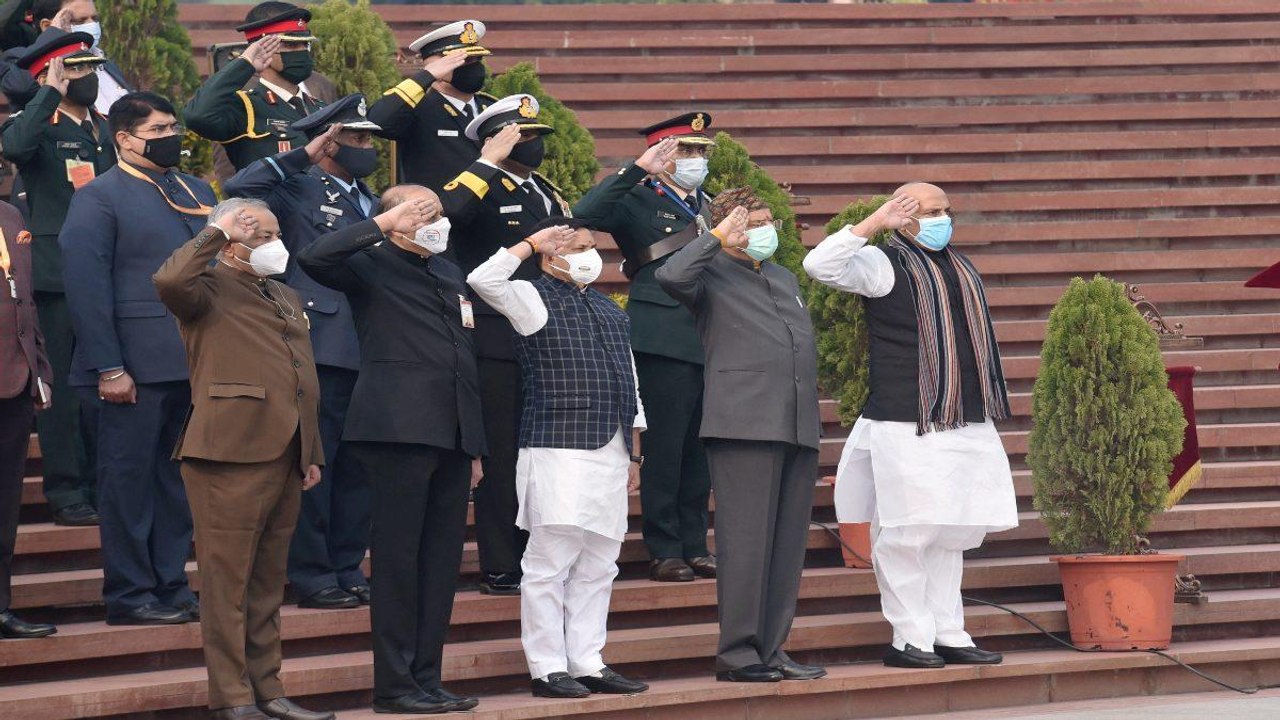 Vijay Diwas 2021: Country paid tribute to 1971 war martyrs