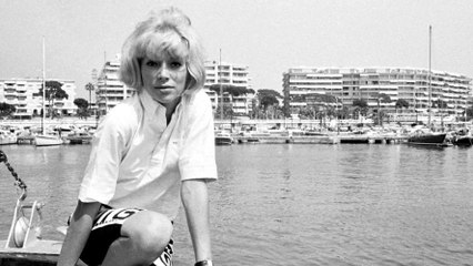 GALA VIDEO - La biographie de Mireille Darc