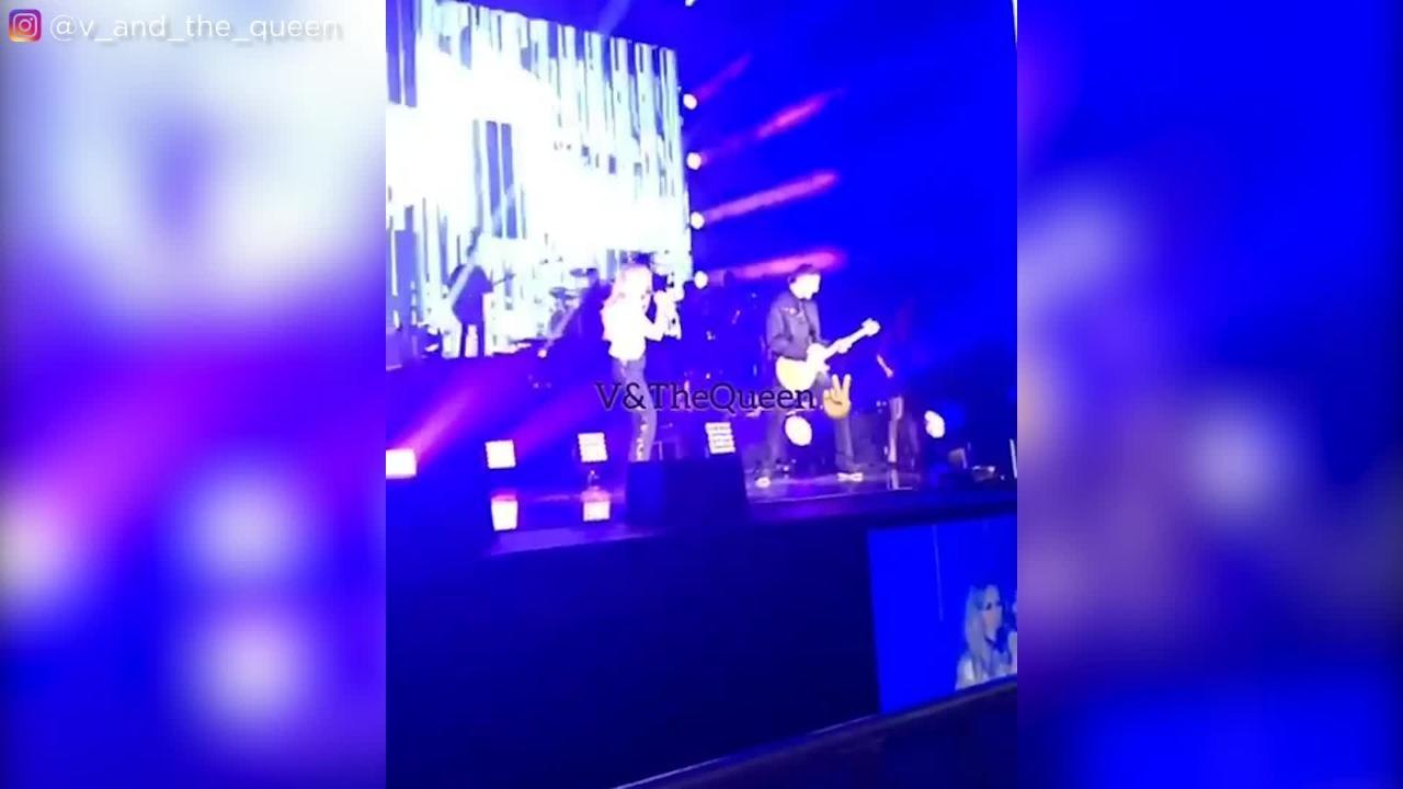 GALA VIDEO – Céline Dion, ses jumeaux sur scène à Paris