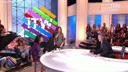 GALA VIDEO - Le baby bump de Julia Piaton, fille de Charlotte de Turckheim