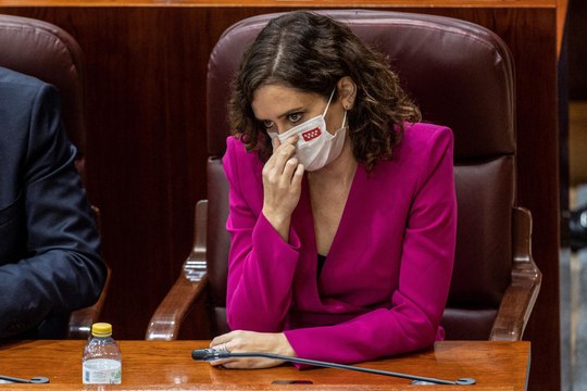 Ayuso, dispuesta a modificar las leyes LGTBI de la mano de Vox