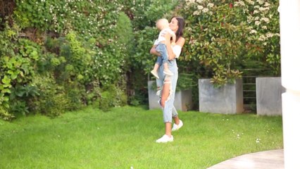 GALA VIDEO- JADE LAGARDERE POSE AVEC SES 3 ENFANTS!