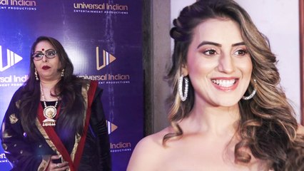 बेहद ही ग्लैमरस अंदाज में पहुँची अवार्ड शो में अक्षरा सिंह, देखिये उनका लाजवाब अंदाज