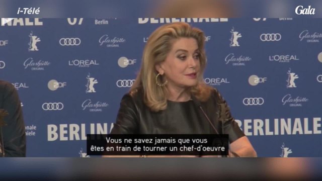 GALA VIDEO - Catherine Deneuve tacle une journaliste qui critique son film