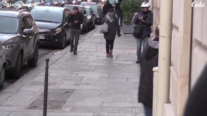 GALA VIDEO - Escapade romantique à Paris pour Paris Jackson