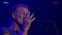 GALA VIDEO - La minute de silence de Sting au Bataclan le 12 novembre 2016