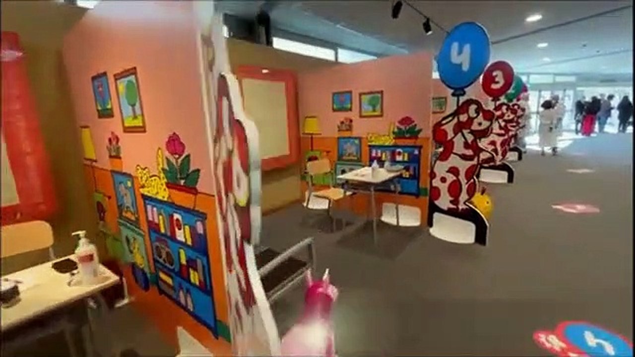 Vaccino ai bambini in Toscana, viaggio dentro l'hub del Mandela Forum