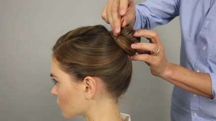 GALA VIDEO Tuto coiffure : Comme un hair de... Victoria Beckham