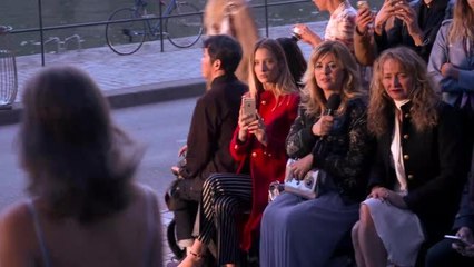 Fashion reporter 8 Julie Ferrier chez Paul & Joe.mov