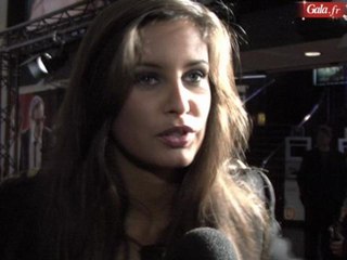 Malika Ménard sur le tapis rouge de Nine