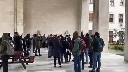 İstanbul Üniversitesi’nde öğrencilere saldırı