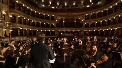 Joe Dassin chante avec un orchestre symphonique