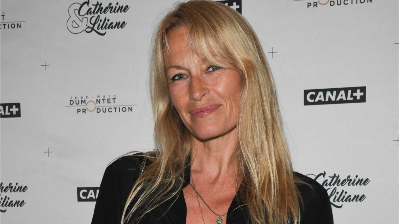 GALA VIDÉO - Cyrano de Bergerac : Estelle Lefébure recalée au casting pour "quelqu'un de plus expérimenté"
