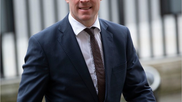 GALA VIDEO : Dominic Raab, remplaçant de Boris Johnson : cet événement tragique qui a marqué son enfance