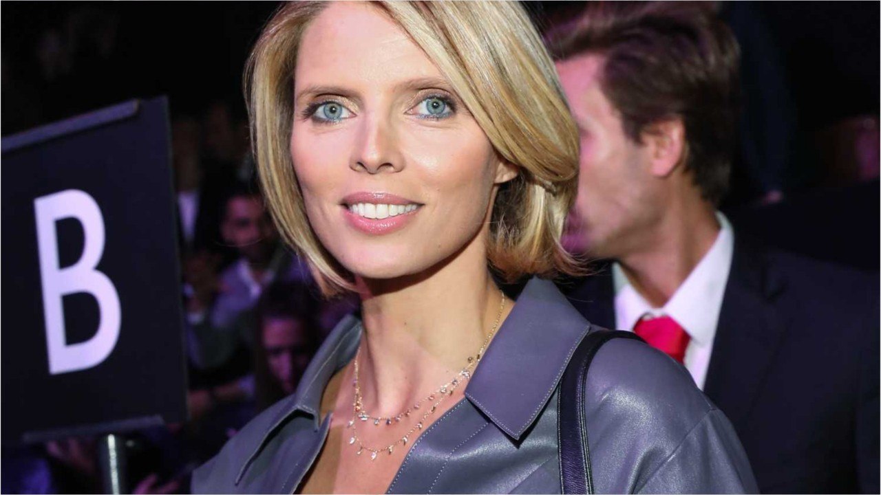 GALA VIDÉO - L'élection de Miss France 2021 bouleversée par le confinement : Sylvie Tellier donne les détails