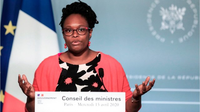 GALA VIDÉO - Sibeth Ndiaye « en fait trop : à l'Elysée, la porte-parole agace