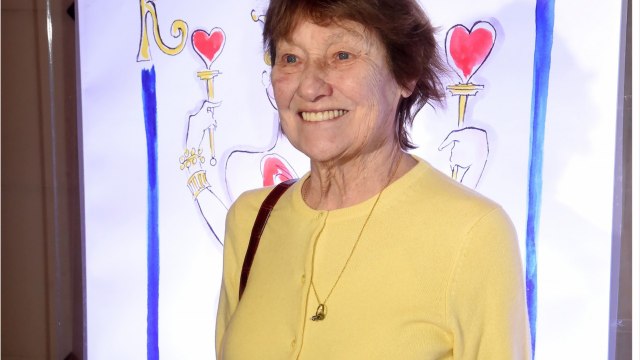 GALA VIDEO - PHOTO – La maman de Carla Bruni confinée partage une photo : elle ne renonce pas à sa passion