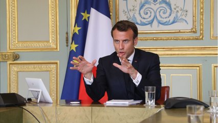 GALA VIDEO - Emmanuel Macron : « très agacé " par les journalistes, l'Elysée prend une décision radicale