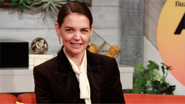 GALA VIDEO - Katie Holmes prête à tout pour protéger sa fille Suri après son divorce avec Tom Cruise