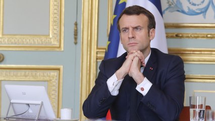 GALA VIDEO - Quand Quand Emmanuel Macron était ennuyé par les conversations des médecins était ennuyé par les conversations des médecins