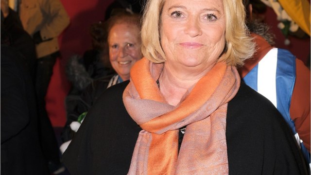 GALA VIDEO - Marina Carrère d’Encausse : pourquoi elle n’a pas rejoint Michel Cymes pour aider les soignants ?