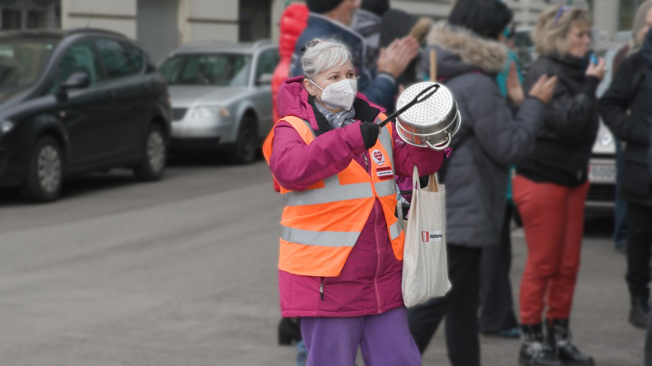 Demonstration vor der Standard-Redaktion