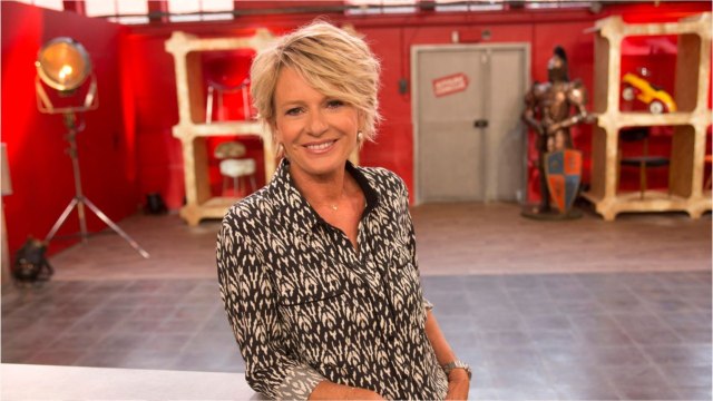 GALA VIDÉO - Sophie Davant, confinée, se regarde à la télévision et se juge sévèrement