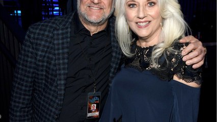 GALA VIDEO - « Vous êtes écoeurant " : le père de Lady Gaga lynché par les internautes après leur avoir demandé de l'argent