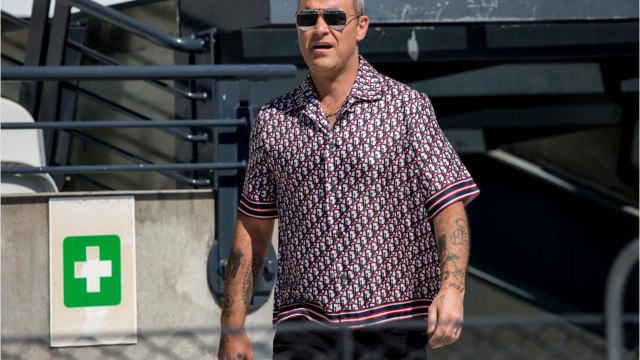 GALA VIDEO - Robbie Williams : ses retrouvailles émouvantes avec ses enfants après 3 semaines de quarantaine