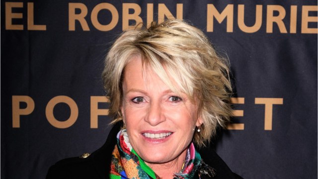 GALA VIDEO - PHOTO – Confinée, Sophie Davant reçoit un amusant message de Caroline Margeridon