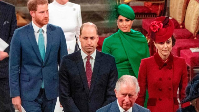 GALA VIDEO - Kate Middleton et William contraints de retrouver Meghan et Harry cet été ? Elizabeth II plus stratège que jamais