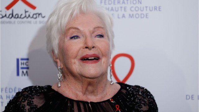 GALA VIDEO - PHOTO – Line Renaud « confinée mais pas seule : elle donne de ses nouvelles