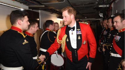 GALA VIDEO : Cet uniforme que le prince Harry a probablement porté pour la dernière fois