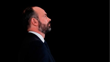 GALA VIDEO - Edouard Philippe, le ton grave, déconseille d’aller à l’enterrement d’un ami à cause de la crise
