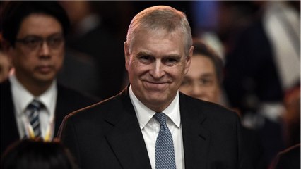 GALA VIEDO - Shocking ! Le prince Andrew a fait asseoir une de ses conquêtes sur le trône de la reine