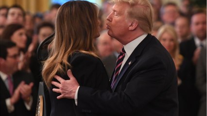 GALA VIDEO - Melania Trump esquive (encore) un baiser de son mari… ce geste très commenté après une semaine éprouvante