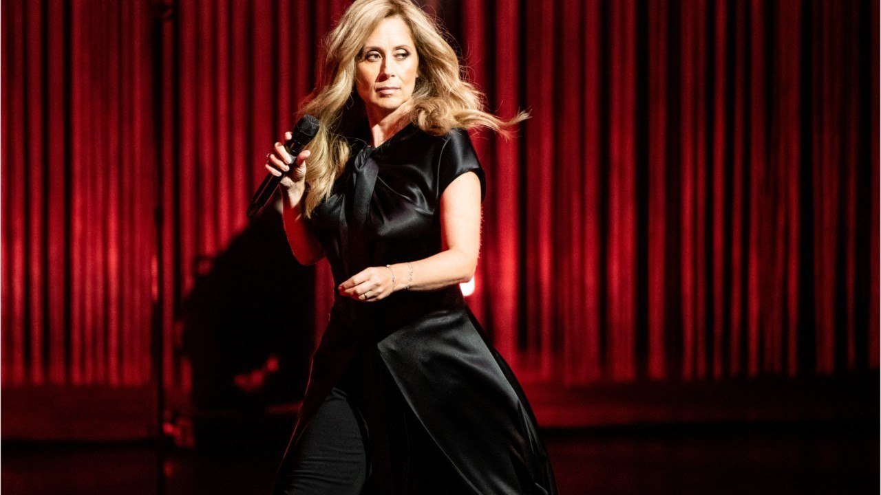 GALA VIDEO - Lara Fabian : son père a fait un geste fou pour lancer sa carrière