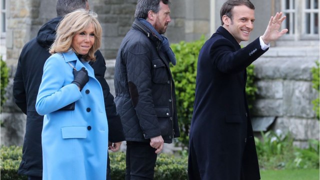 GALA VIDEO - Brigitte Macron y veille : en pleine crise, le président forcé de prendre de bonnes habitudes