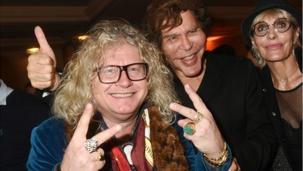 GALA VIDEO - Pierre-Jean Chalençon (Affaire Conclue) excentrique : pourquoi il se fait remarquer à l’aéroport