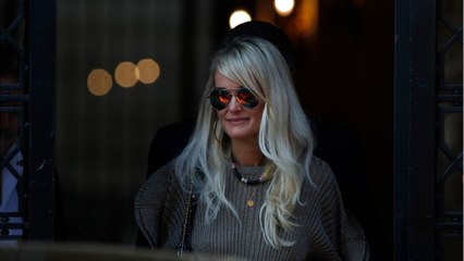 GALA VIDEO - Laeticia Hallyday de retour à L.A., sans Pascal Balland : gros coup de blues